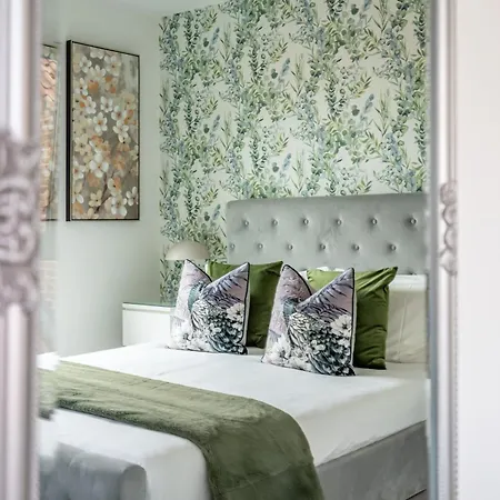 Bootham Row 8 *